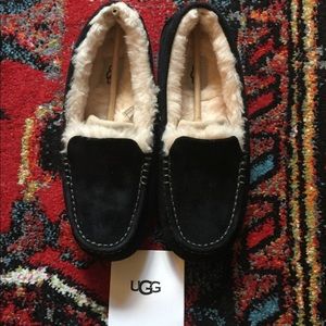 UGG Black Ansley Slippers Barely Worn